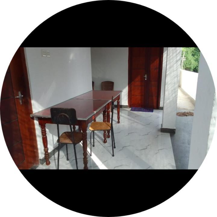 Dinesh Guest House Kataragama Exteriér fotografie