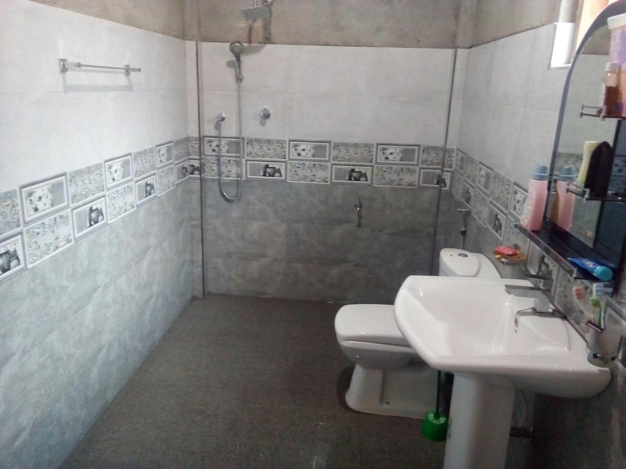 Dinesh Guest House Kataragama Exteriér fotografie