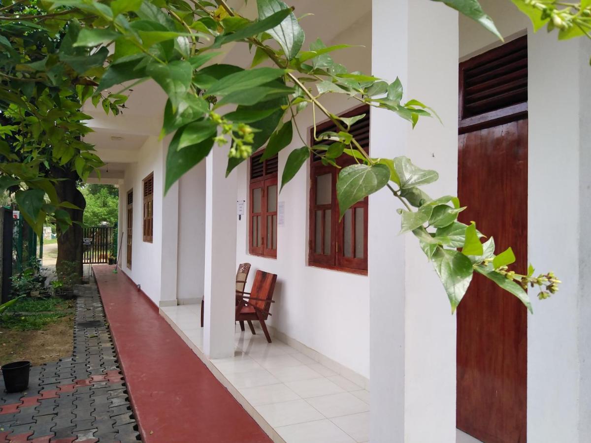 Dinesh Guest House Kataragama Exteriér fotografie